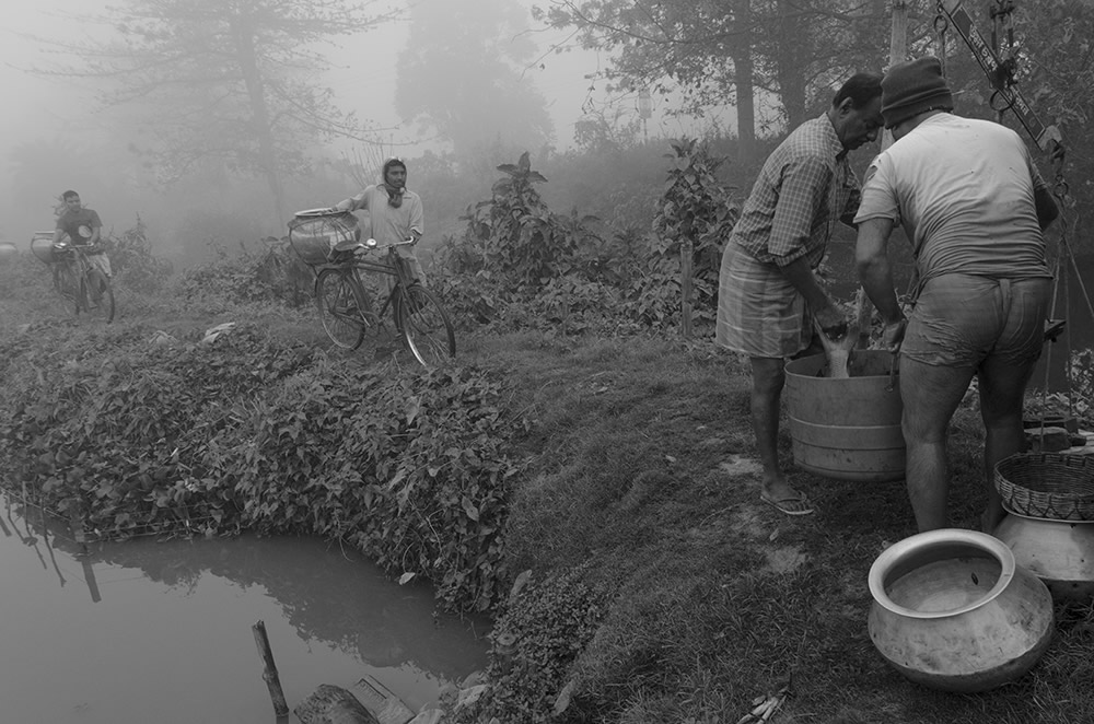 Fish Harvesting - Photo Series By Indian Photographer Ritesh Roy Chowdhury